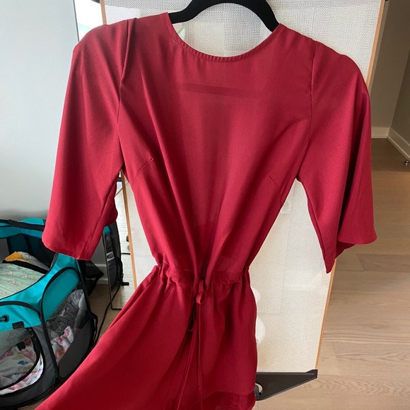 NEVER WORN red flowy romper - Picture 5 of 8